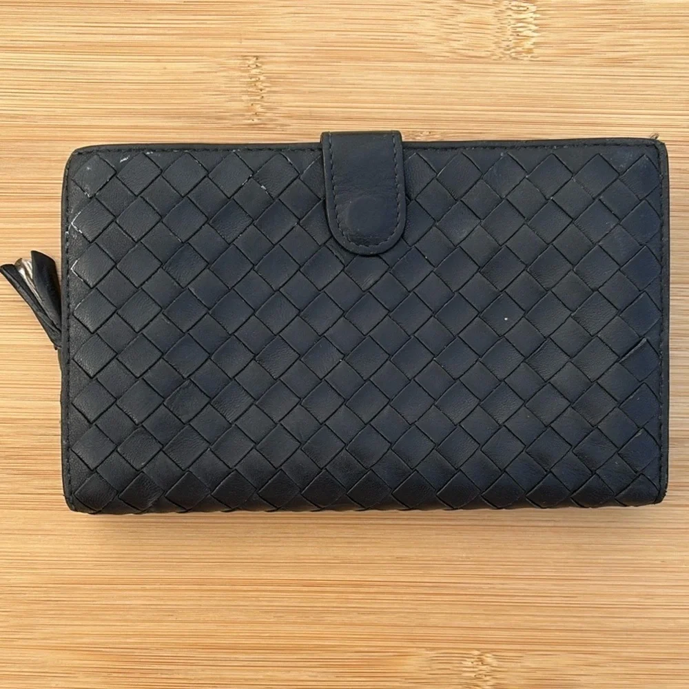 Bottega Veneta Black Leather Woven Bifold Wallet Snap Close Vintage Italy Luxury